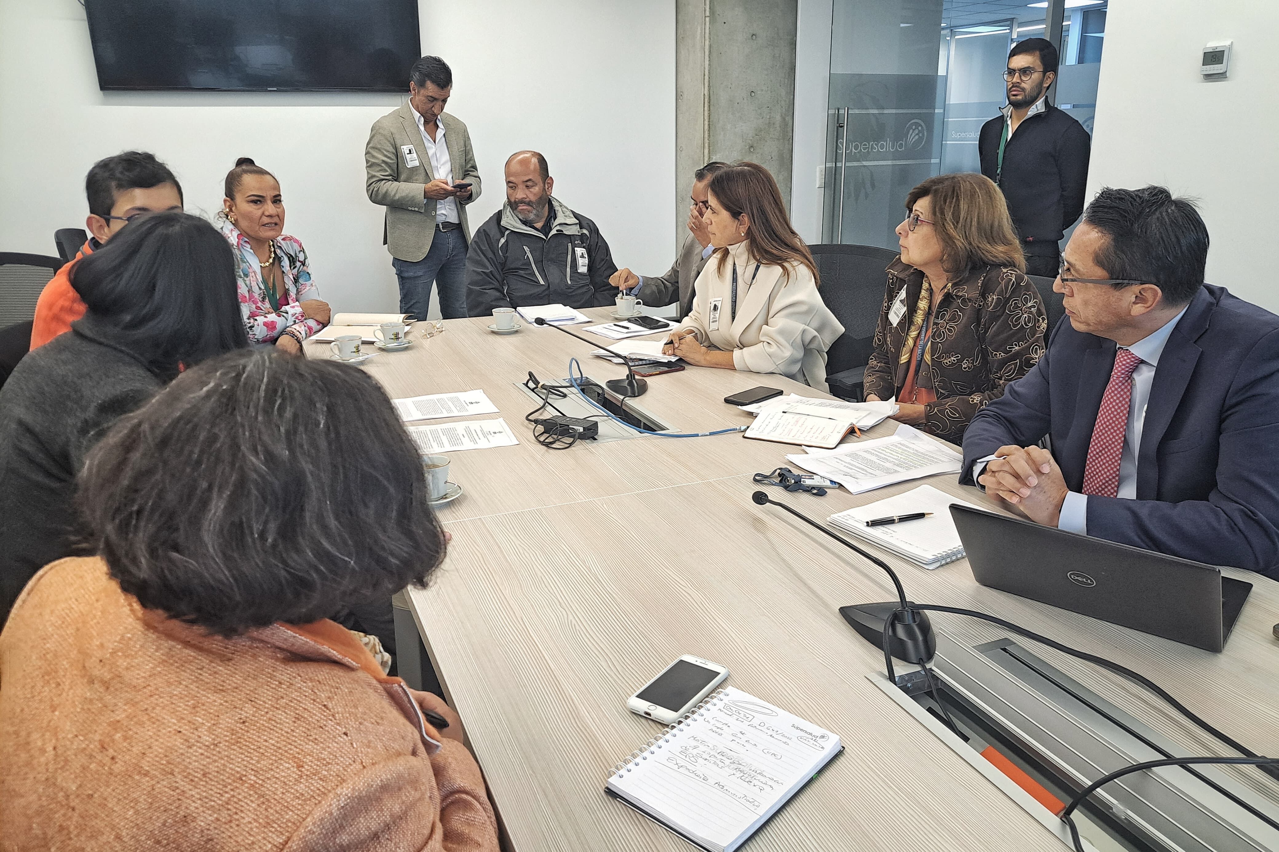 Equipo especial de la Procuraduría llegó a la Supersalud a recoger pruebas sobre intervenciones a Sanitas y Nueva EPS