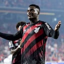 Kevin Viveros con el Paranaense.