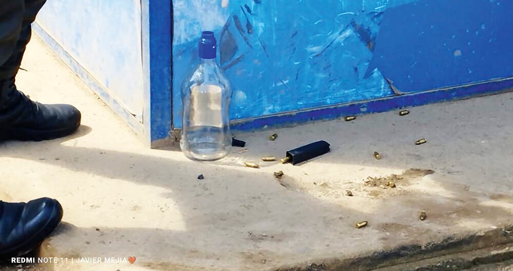 Este supuesto cabecilla del Clan del Golfo es el sindicado de ordenar el asesinato de policías y operarias de chance, en una clara retaliación por el no pago de extorsiones. 