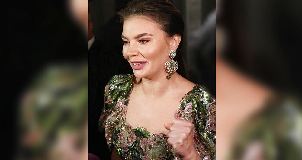 Alina Marátovna Kabáyeva es una gimnasta rítmica rusa retirada. En su etapa como gimnasta medía 1,66 m y pesaba 48 kg. 