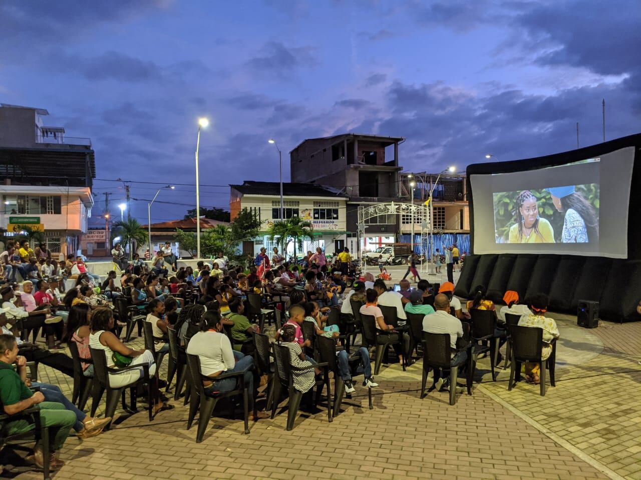 Una proyección de impacto.