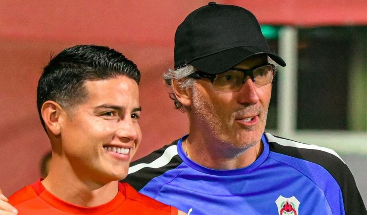 James Rodríguez con su técnico Laurent Blanc