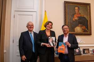 Mariana Mazzucato, Gustavo Petro y José Antonio Ocampo.
