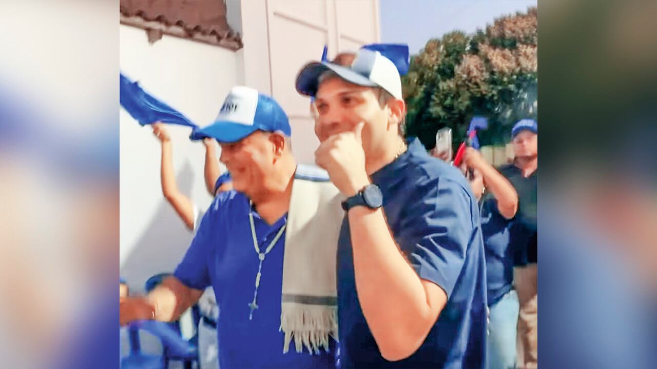 Santander Lopesierra sigue moviéndose en la política. 