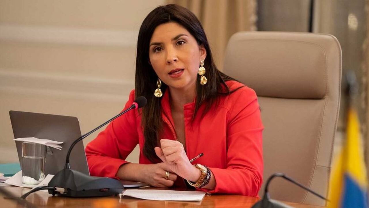 Ministra de educación.