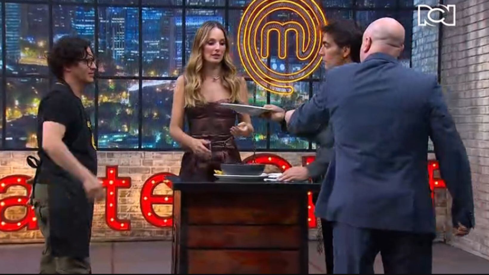 Biassini fue eliminado de 'MasterChef Celebrity'; Carpentier le rompió un plato