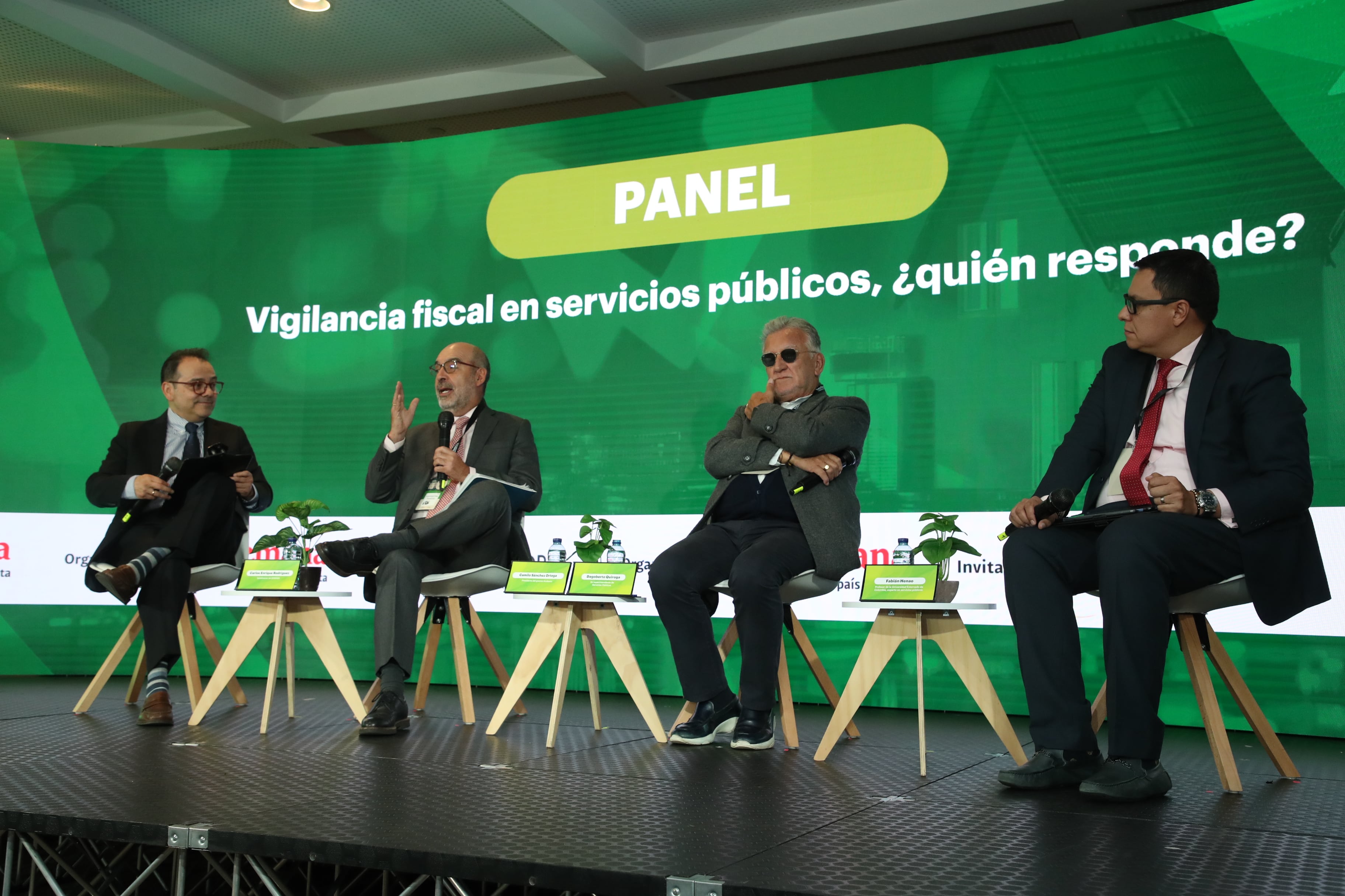 Foro 
Servicios públicos: control y transparencia

Jueves 27 de marzo de 2025 
Edificio Semana