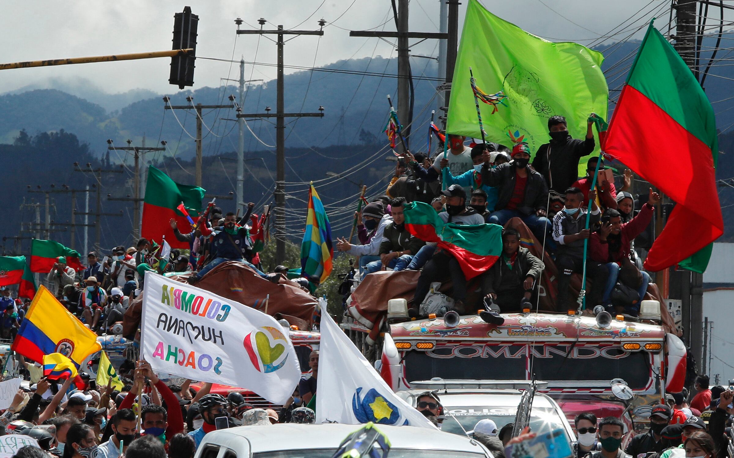 Pancarta Colombia Humana en la Minga