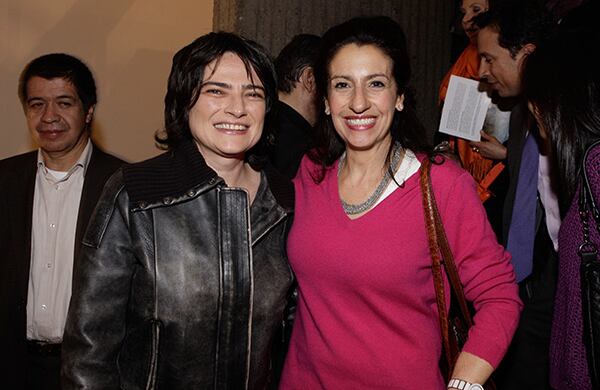 María Belén Sáez y Claudia Hakim.