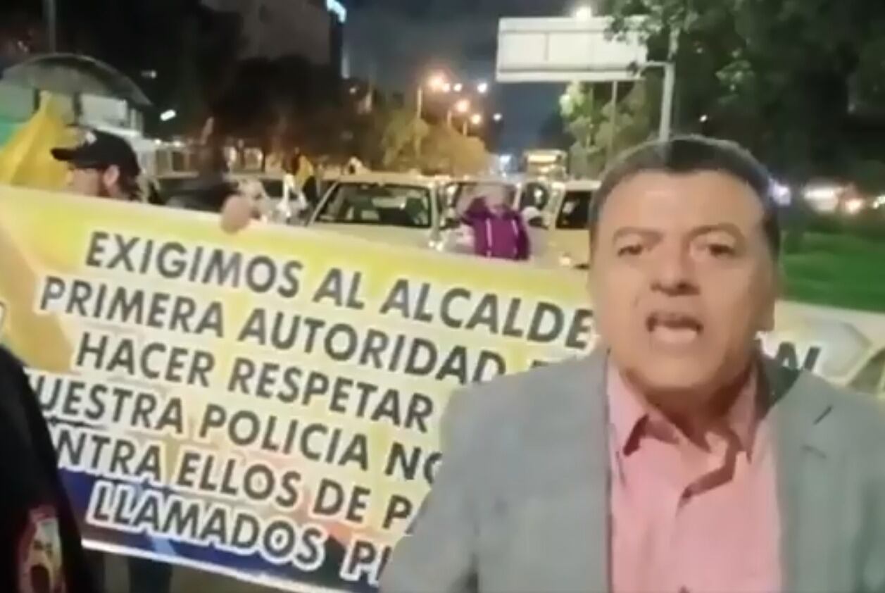 Hugo Ospina, líder taxista, quien ha intentado incursionar en política, hizo declaraciones desde el bloqueo.