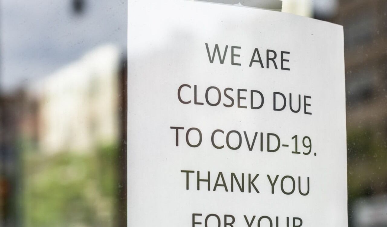 Varios comercios están cerrando en Estados Unidos por causa del incremento de contagios de covid-19
