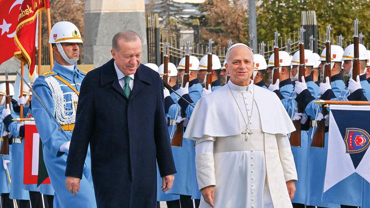 El papa León XIV emprendió su gira será por Turquía y Líbano. 