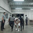 Imágenes muestran a los reclusos ingresar a las cárceles de El Salvador