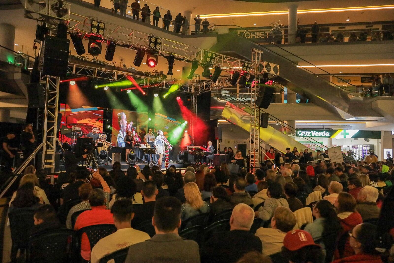 Cada mes se realizan 30 eventos gratuitos como conciertos, noches de baile, entre otros.