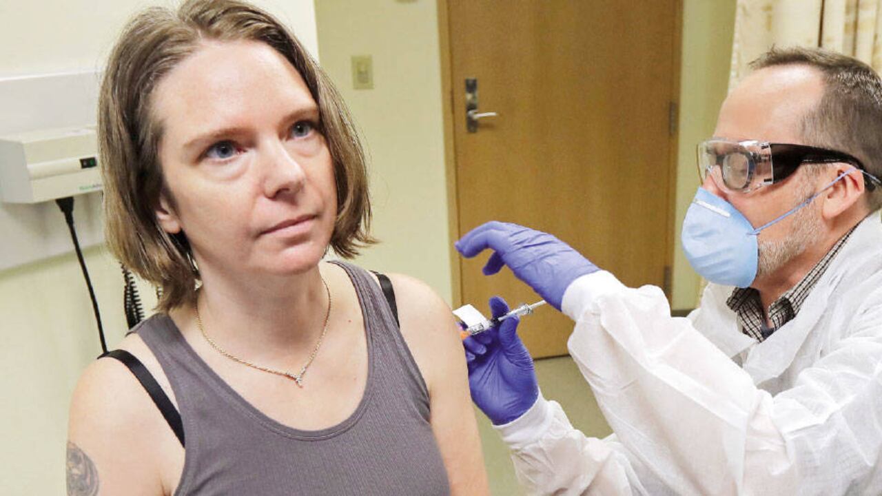 U. de Oxford inició pruebas de su ambiciosa vacuna del coronavirus en humanos