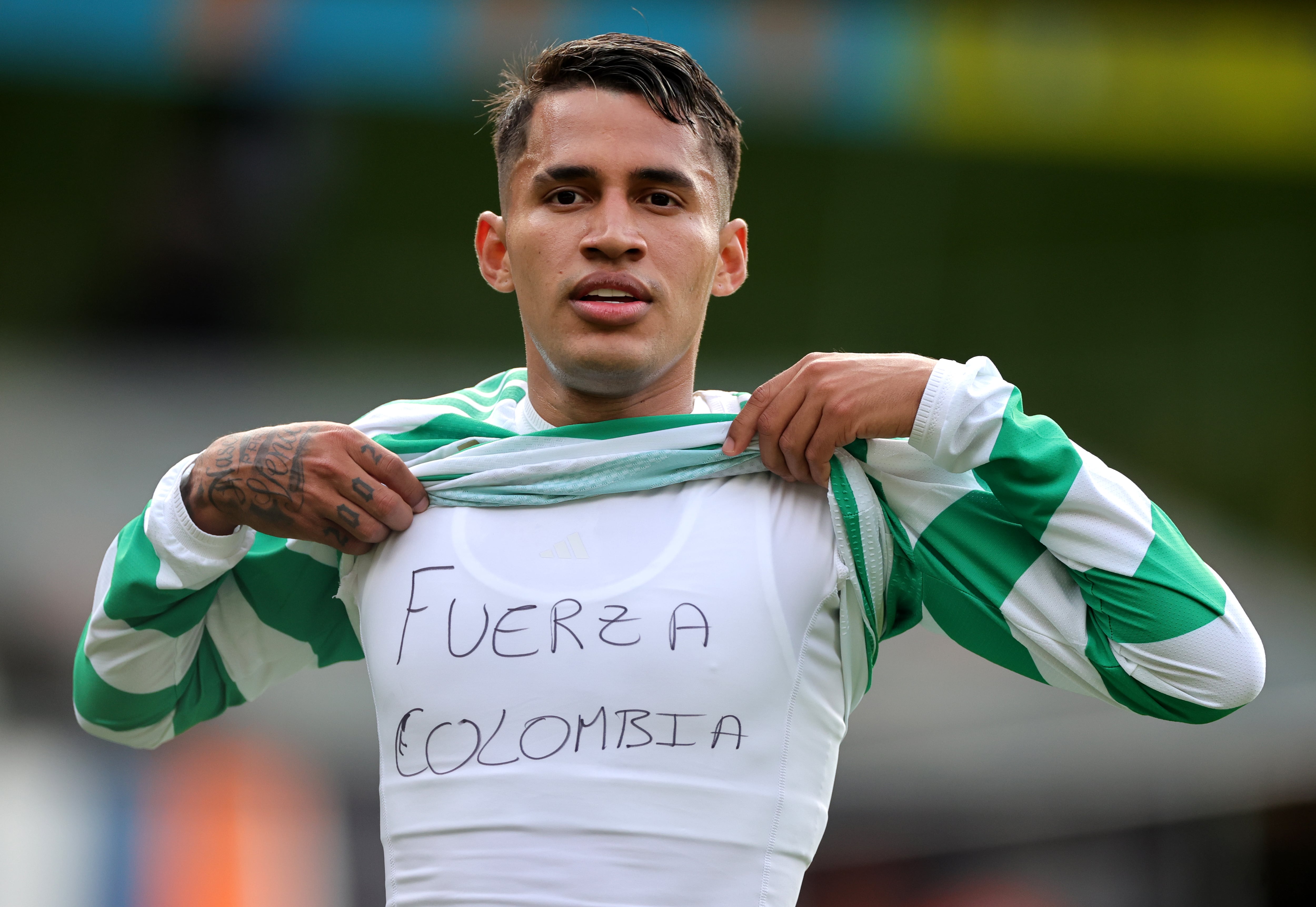 Camilo Durán, delantero del Celtic, dedica su anotación a Colombia tras el terremoto.