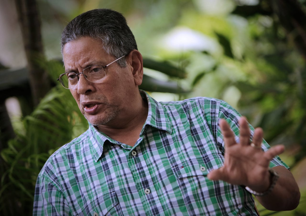 (ARCHIVOS) El mayor retirado nicaragüense Roberto Samcam ofrece una entrevista a la AFP en Managua el 3 de junio de 2018. El mayor Roberto Samcam, crítico del gobierno de Daniel Ortega, fue asesinado a tiros el 19 de junio de 2025 en Costa Rica, donde se encontraba exiliado, informaron la Cruz Roja y fuentes disidentes nicaragüenses. (Foto: Inti OCON / AFP)