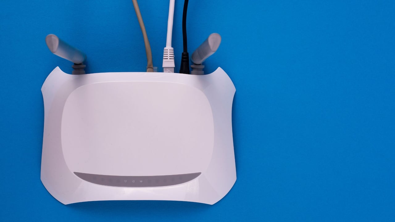 El electrodoméstico que, si está cerca del router wifi, debería retirar ...
