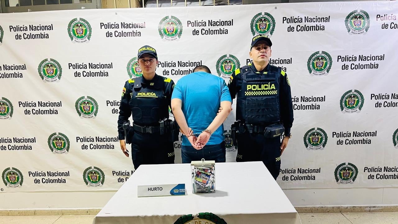 Operativo en Fusagasugá: Recuperan caja de sobres de la Copa del Mundo tras intento de robo