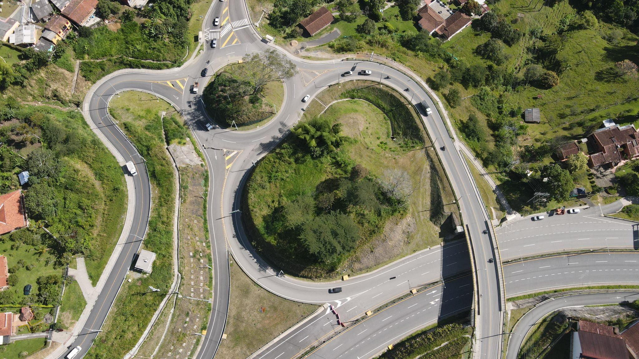 Este corredor vial es considerado uno de los proyectos de infraestructura más ambiciosos y complejos.