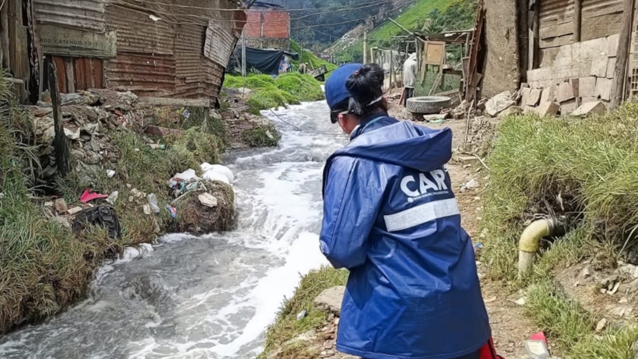 Reiteradamente, junto con el municipio, la CAR ha indicado que la ronda de la quebrada Tibanica no es una zona habitable.