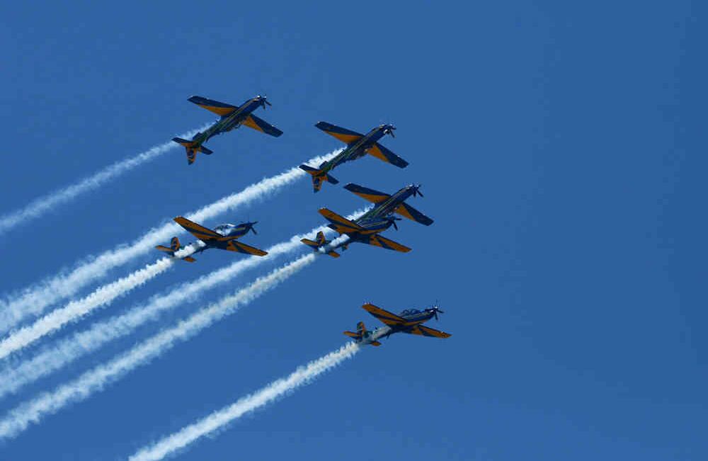 Aparte de destacar la gran calidad de las acrobacias vistas en el primer día, el subdirector general de la Aeronáutica Civil y director de F-AIR Colombia 2017, coronel Édgar Sánchez, destacó la importancia del evento para el país. Foto: Daniel Reina Romero / SEMANA