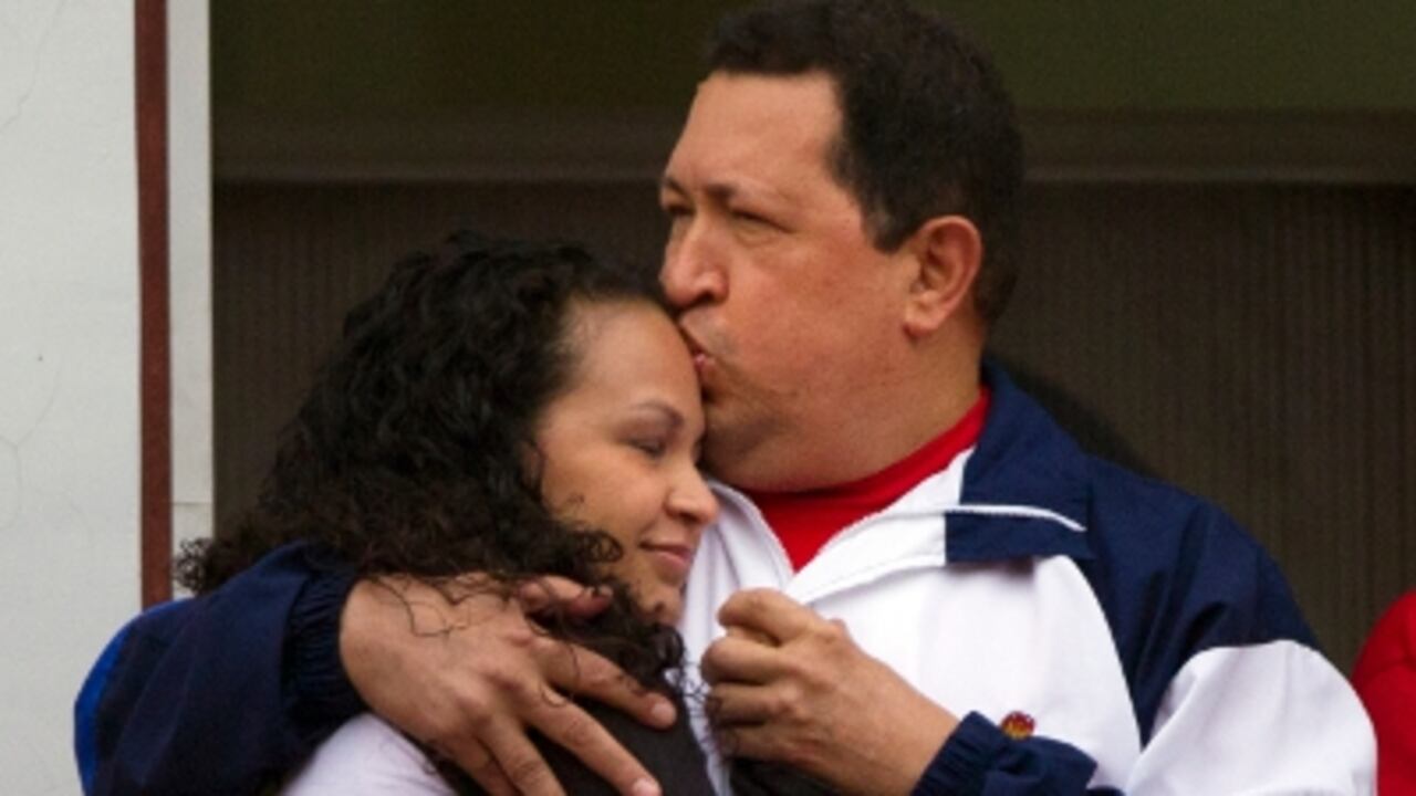 El presidente Chávez está en Cuba acompañado de su familia.