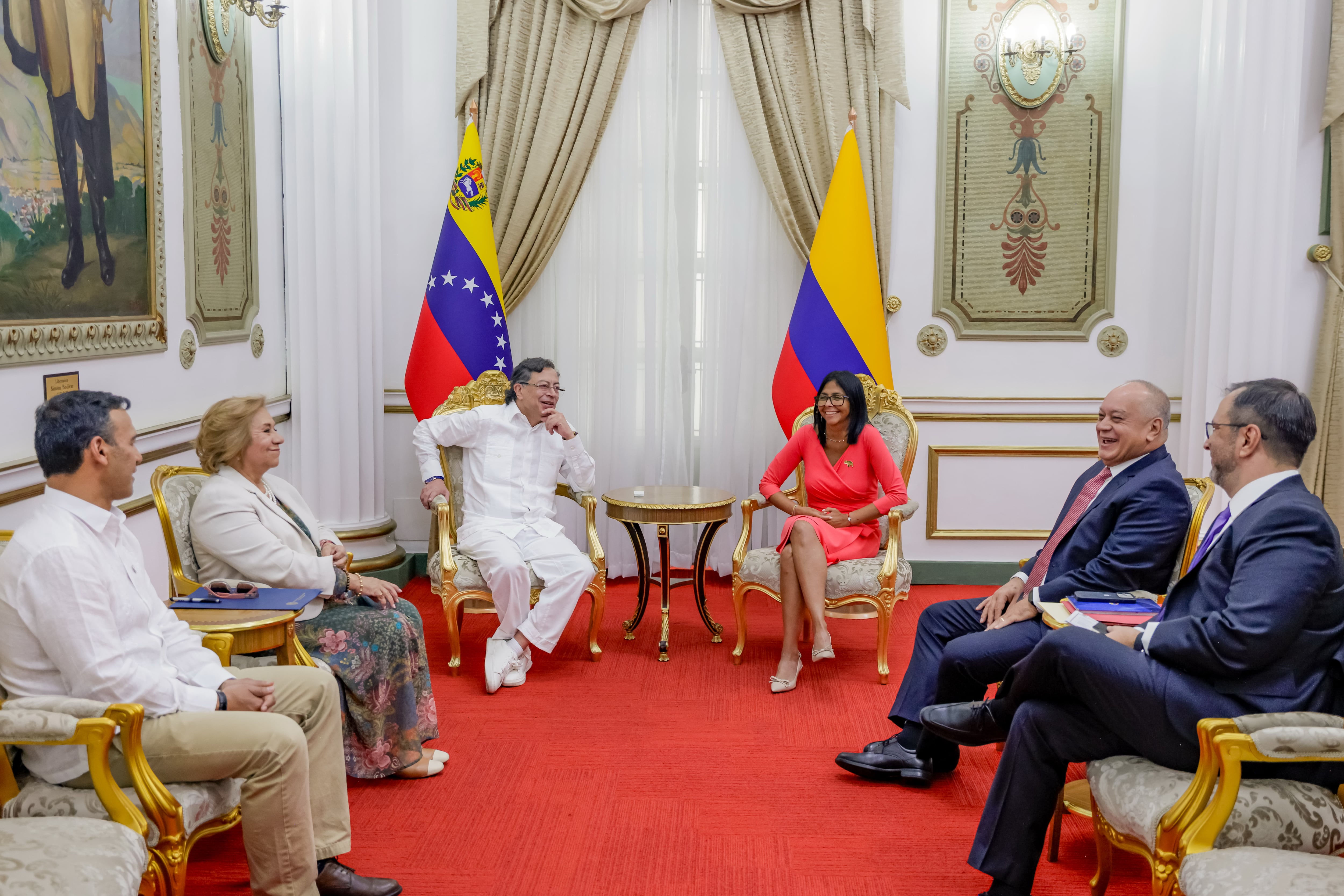 Encuentro en Caracas entre los presidentes de Colombia Gustavo Petro y de Venezuela Delcy Rodríguez