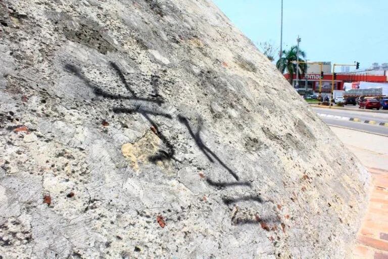 Cartagena: pintaron grafiti en pared del Castillo San Felipe