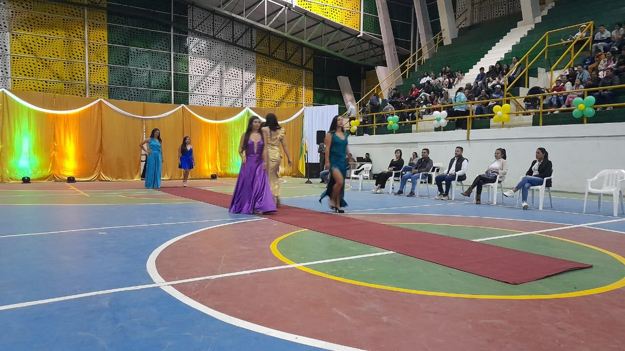 Desfile de modas en Chipaque, Cundinamarca - 'Mujeres Tejedoras' con el apoyo del SENA y la Alcaldía Municipal.