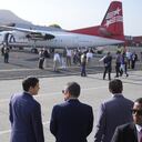 El secretario de Estado de Estados Unidos Marco Rubio, izquierda, dialoga con el ministro de Seguridad Pública panameño Frank Alexis Abrego, centro, y el ministro de Relaciones Exteriores de Panamá, Javier Martínez-Acha, cuando un grupo de personas aborda un vuelo de repatriación a Colombia, en el Aeropuerto Albrook de Ciudad de Panamá, el lunes 3 de febrero de 2025. (AP Foto/Mark Schiefelbein, Pool)