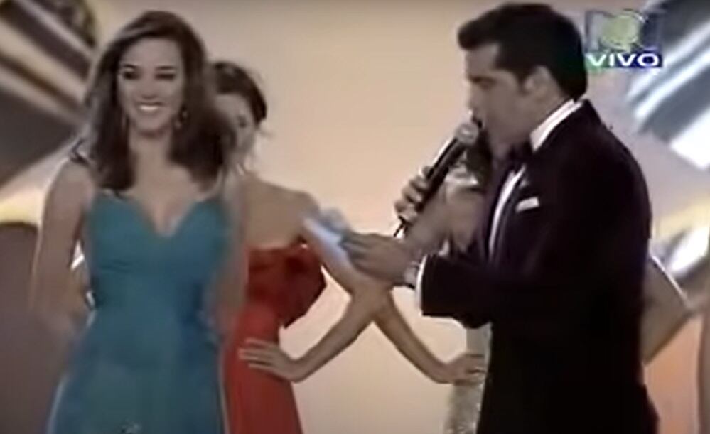 Calero le hace la pregunta a la reina.