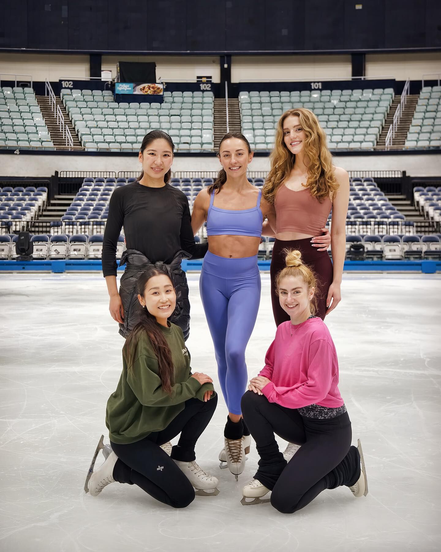 La joven gimnasta, Anastasia Olson,  trabaja en la compañía Disney