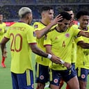 BARRANQUILLA, COLOMBIA - SEPTEMBER 09: Players of Colombia celebrate after Luis Diaz (#4) scored the third goal of their team during a match between Colombia and Chile as part of South American Qualifiers for Qatar 2022 at Estadio Metropolitano on September 09, 2021 in Barranquilla, Colombia. (Photo by Jairo Cassiani/Vizzor Image/Getty Images)