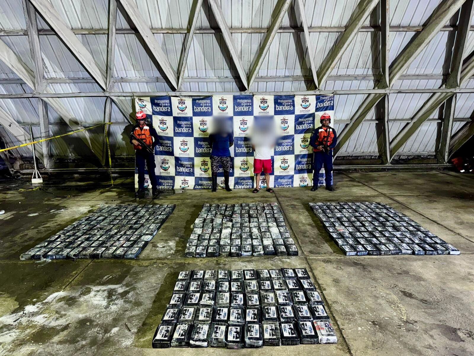 De acuerdo con las autoridades, el cargamento equivale a la producción de más de 800.000 dosis de cocaína.