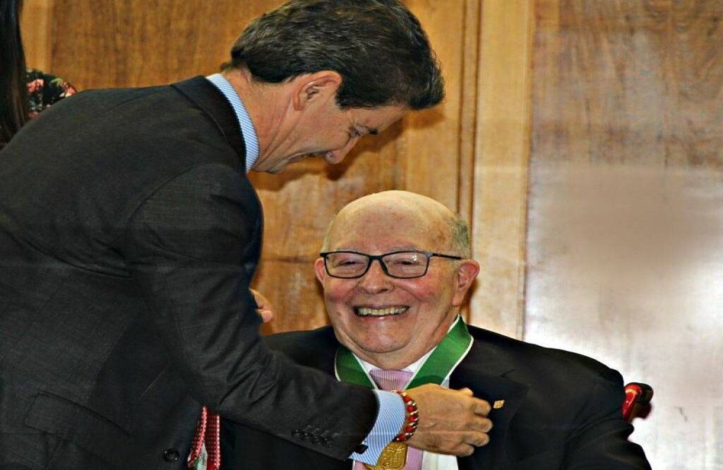 2016: Jaime Jaramillo Panesso recibió la Categoría Oro. Luis Pérez Gutiérrez explicó que Jaramillo recibió el reconocimiento por ser un ilustre hijo del departamento se conjugan el intelectual, el político, escritor y pensador, versatilidad que es difícil encontrar en una sola persona. En el acto de condecoración expresidente Alvaro Uribe Vélez fue invitado especial.