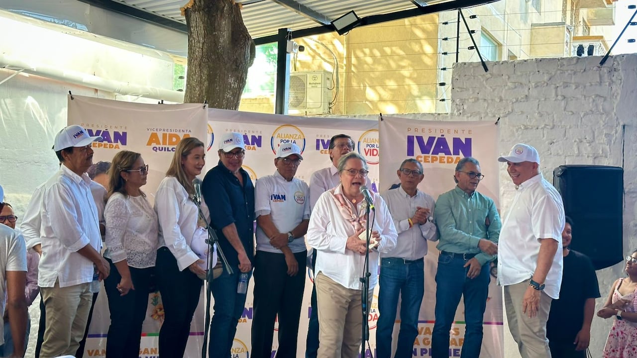 Reunión del equipo de Cepeda en Barranquilla.