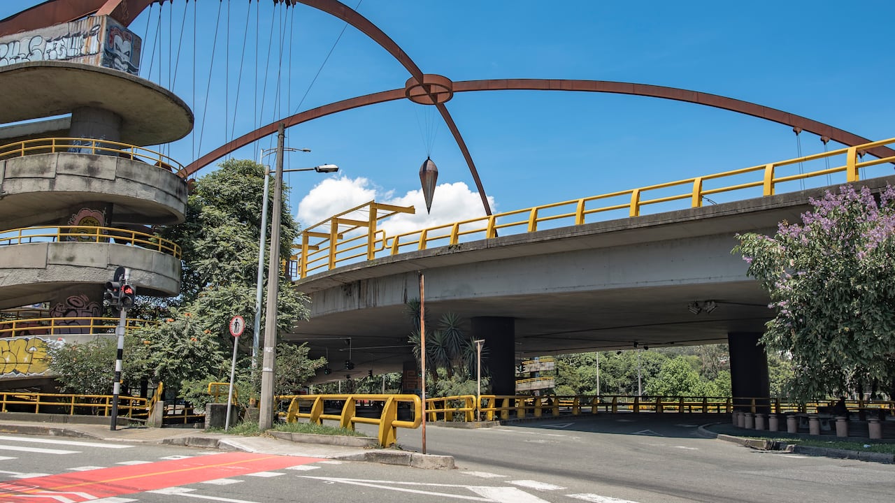 Puente de punto cero en Medellín estará cerrado este domingo.