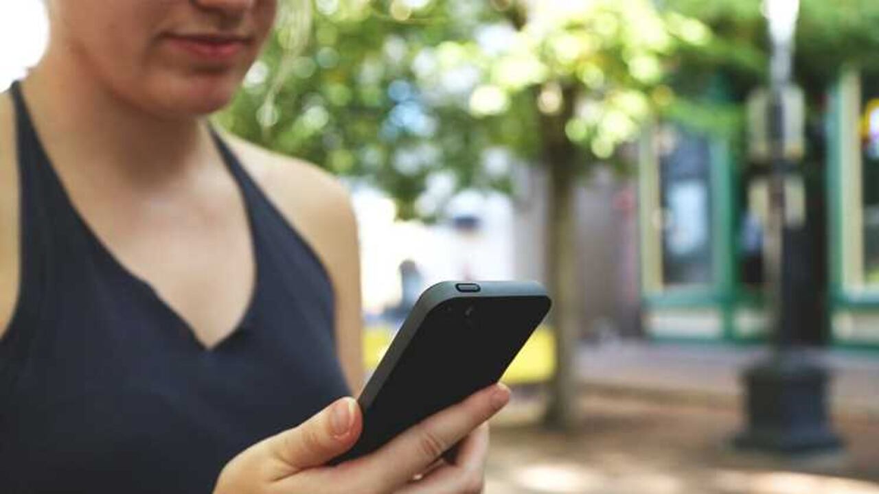 Usuarios colombianos se han quejado por recibir facturas que llegaban hasta 72 millones de pesos por la descarga de una película en el exterior.