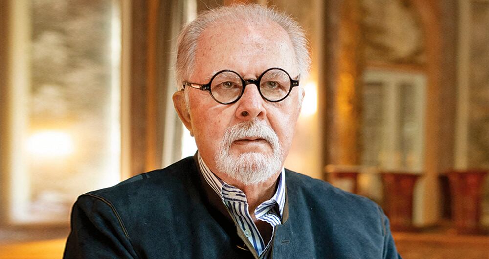 Fernando Botero Angulo ODB es un pintor, escultor y dibujante colombiano, domiciliado en Pietrasanta, París, Mónaco y Nueva York