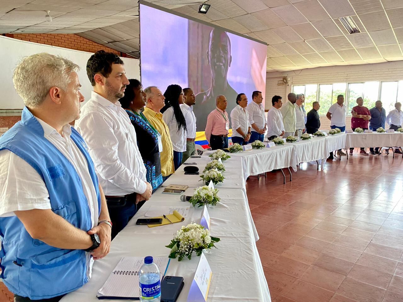 Cada ocho días las partes se sentarán a la mesa