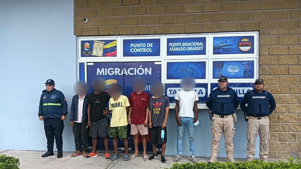Migración Colombia hizo efectiva la expulsión de seis ciudadanos extranjeros tras detectar conductas contrarias a la convivencia y medidas administrativas vigentes.