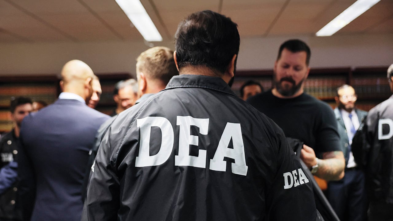 Miembros de la DEA.