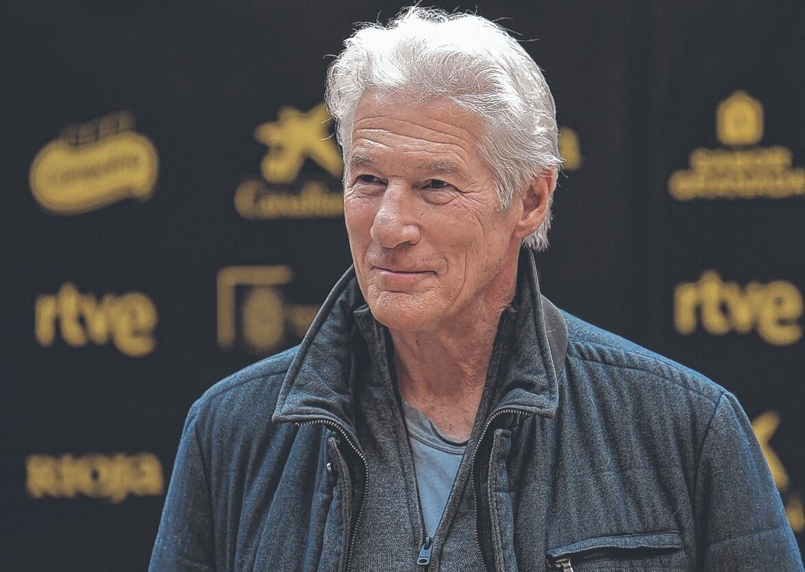 Richard Gere ha actuado en películas como El Fraude, El Benefactor y Norman: El Hombre que lo Conseguía Todo.
