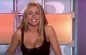 Sofia Vergara presentaba la sección de entretenimiento en Noticias Caracol