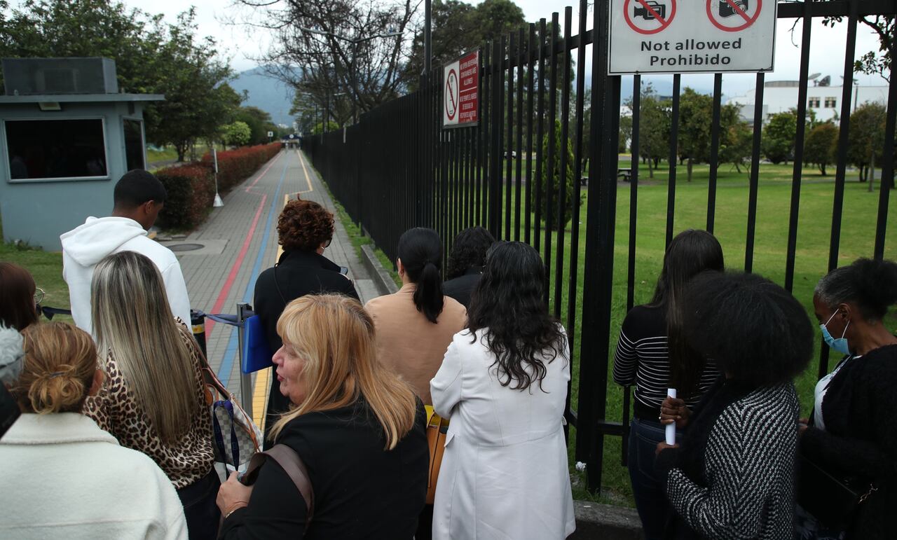 Embajada de Estados Unidos en Colombia
sección de visas, filas para solicitar visa americana