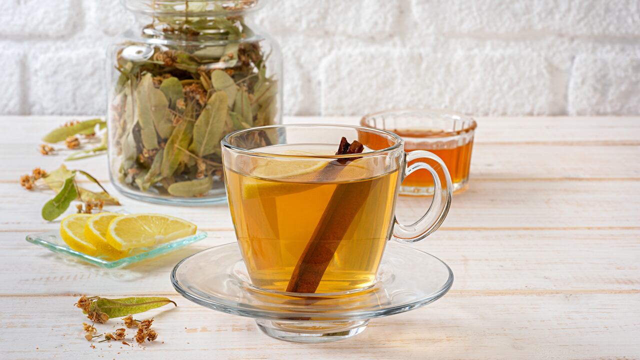 El añadir azúcar puede evitar que el cuerpo absorba adecuadamente algunas propiedades del té.