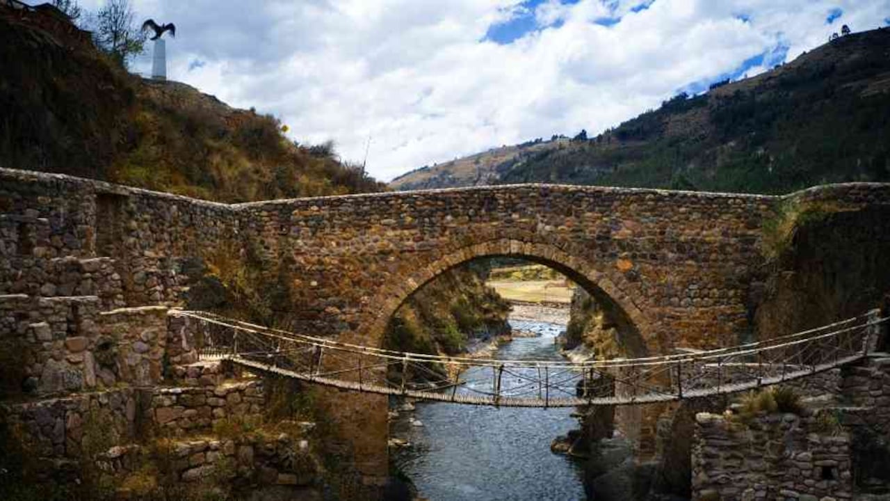 Trekking en Cuzco, una de las tantas opciones que ofrece el Perú. Foto: Canatur
