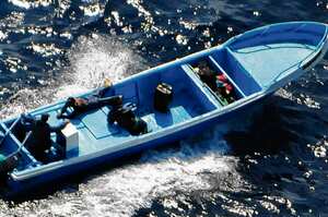 Esta es una de las lanchas interceptadas en altamar por guardacostas de Estados Unidos. La embarcación viajaba con cocaína a Centroamérica.