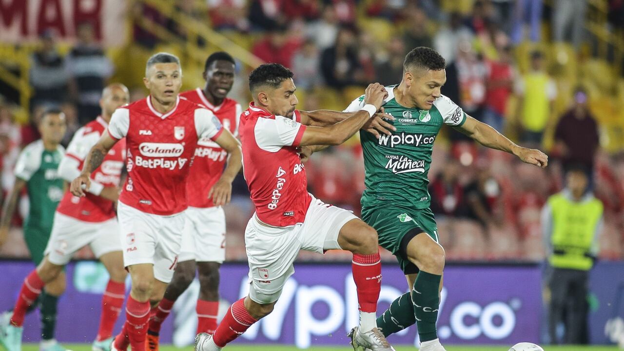 Bogotá. Febrero 13 de 2024. Independiente Santa fe enfrenta al Deportivo Cali por la fecha 6 de la liga BetPlay en el estadio El Campin.(Colprensa - John Paz)